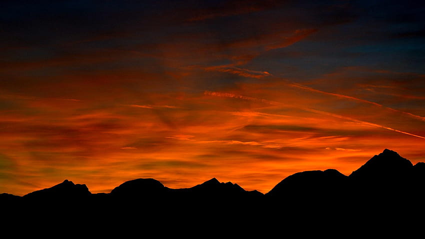 Silhouette des montagnes orange au coucher du soleil, montagnes de la silhouette du coucher du soleil Fond d'écran HD