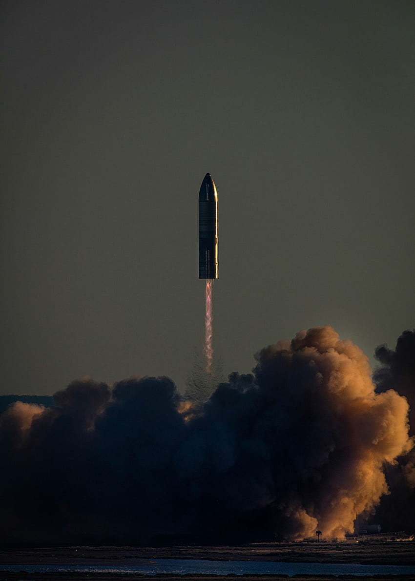 Lo schianto infuocato del razzo Starship di SpaceX accende i sogni del futuro volo spaziale, l'astronave iphone Sfondo del telefono HD