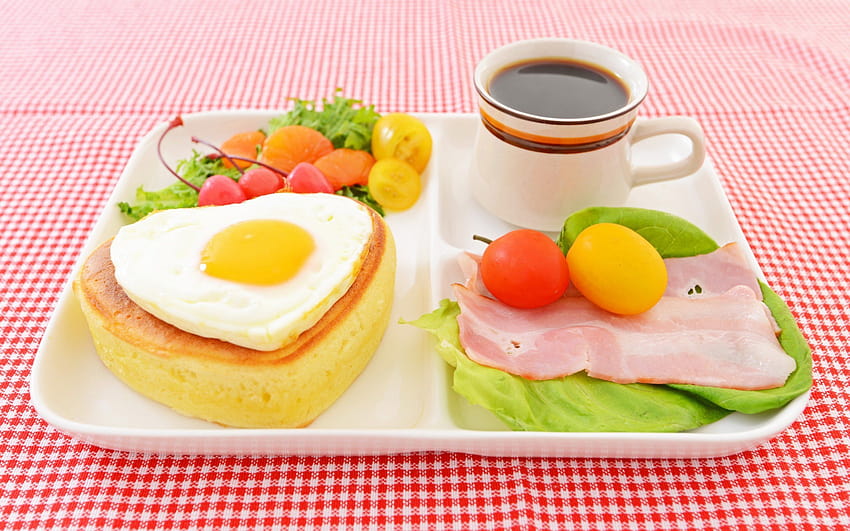 omlet, kawa, warzywa, boczek, obrus, bułka, szynka, śniadanie, jajko, pomidory o rozdzielczości 2560x1600. Wysoka jakość Tapeta HD