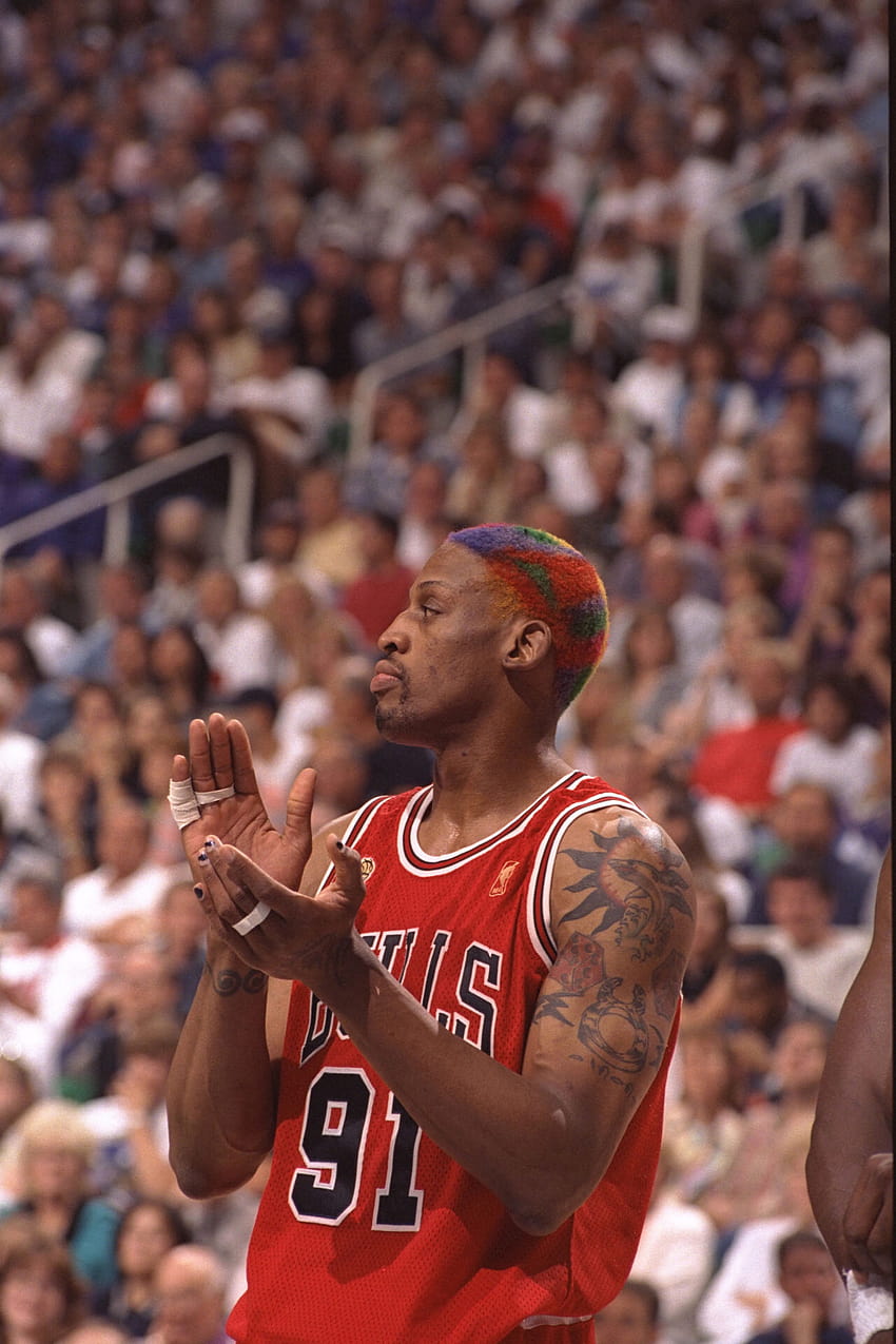 Als Michael Jordan & Scottie Pippen mit Dennis Rodman um sein eigenes Wohl ringen, jordan pippen rodman HD-Handy-Hintergrundbild