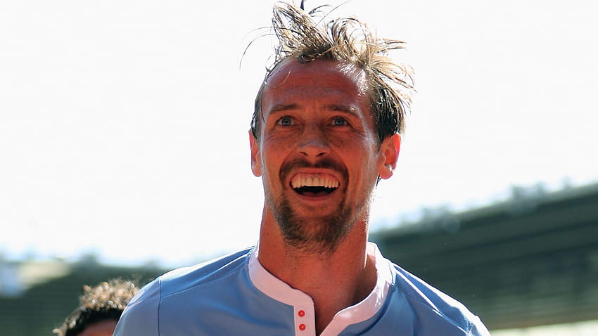 Stoke striker Peter Crouch included in 2018 Guinness World Records HD wallpaper