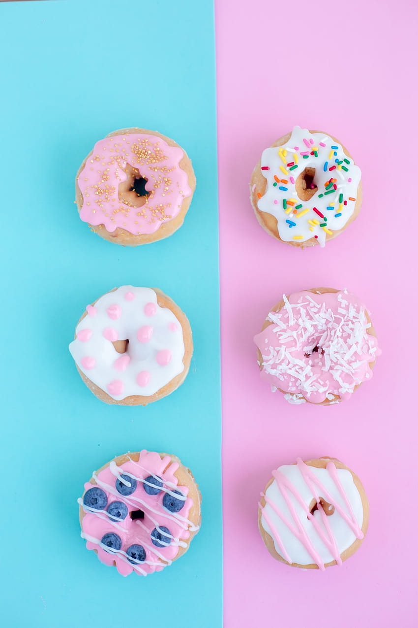 2 Donuts, green donuts HD phone wallpaper