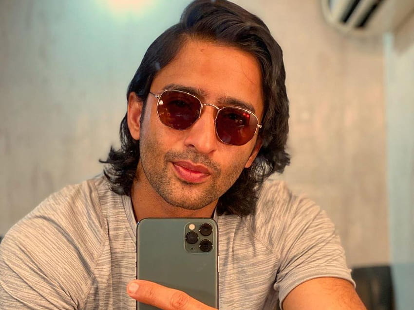 Shaheer Sheikh's mirror selfie is a perfect combination of 'Attitude, Style and Choice'; Take a look HD wallpaper
