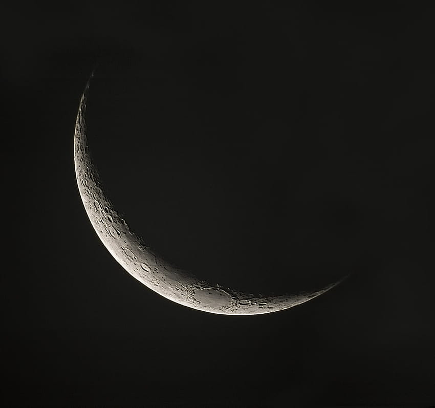 white crescent moon in black backgrounds – Moon, waxing crescent HD wallpaper