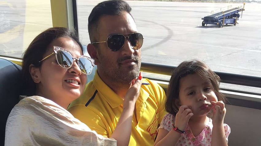 PICS: MS Dhoni and Ziva celebrate Sakshi's 31 birtay with family and friends HD wallpaper