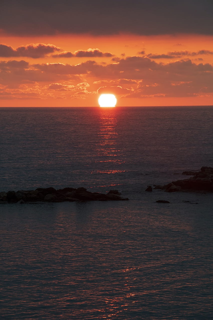 Sonnenuntergang unter Nimbuswolken – Sestri levante HD-Handy-Hintergrundbild