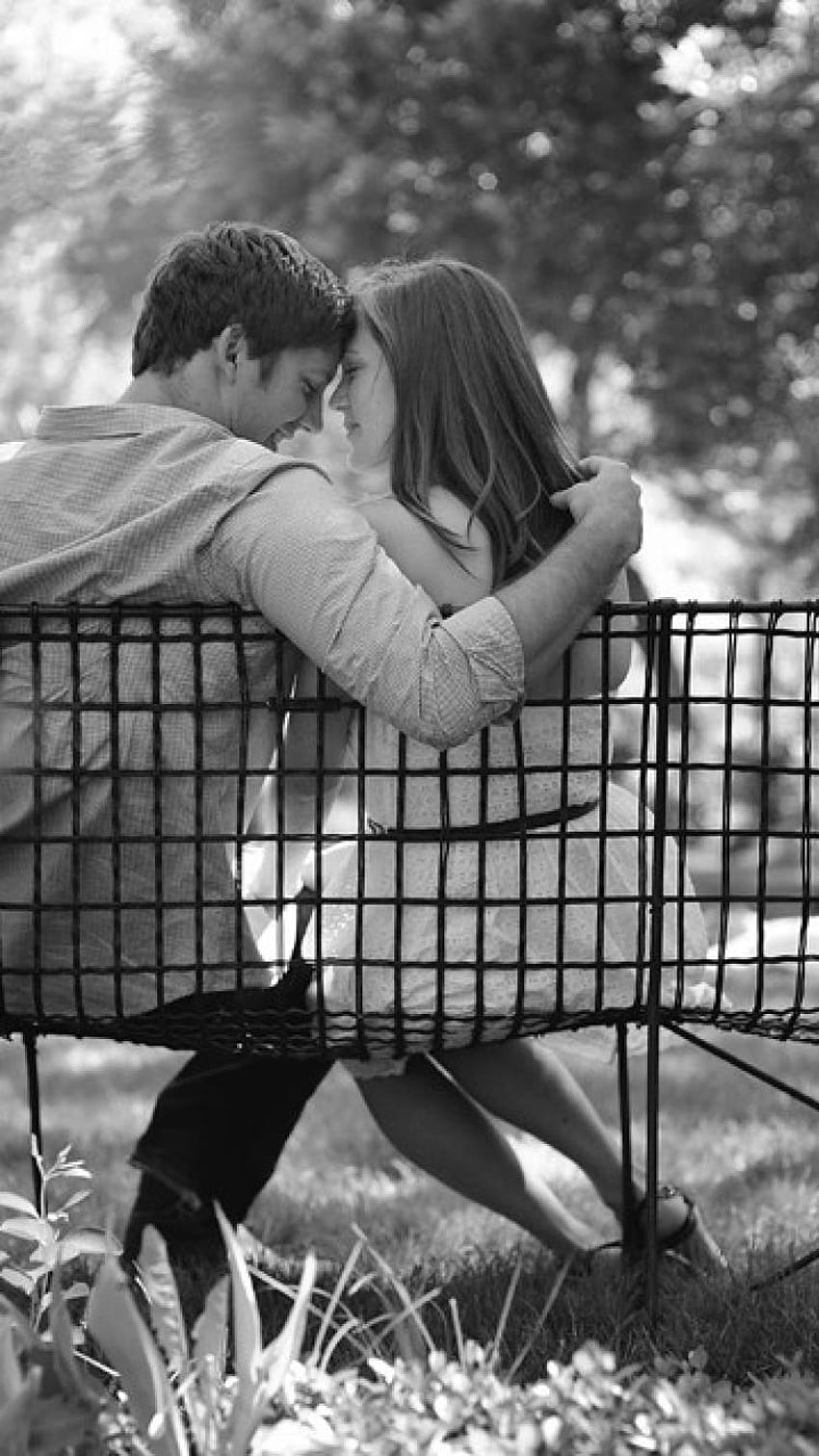 Black and white kissing bench lovers parks, kiss mobile HD phone wallpaper