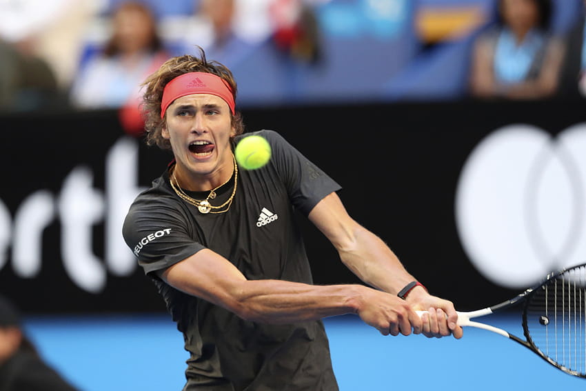 roger federer loses to young player alexander zverev in semifinal - अपनी  आधी उम्र के 'एलेक्जेंडर ज्वेरेव' से हारे चैंपियन फेडरर, खेल न्यूज