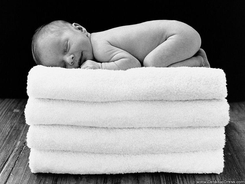 » Babies Backgrounds » New Born Baby on Towel HD wallpaper