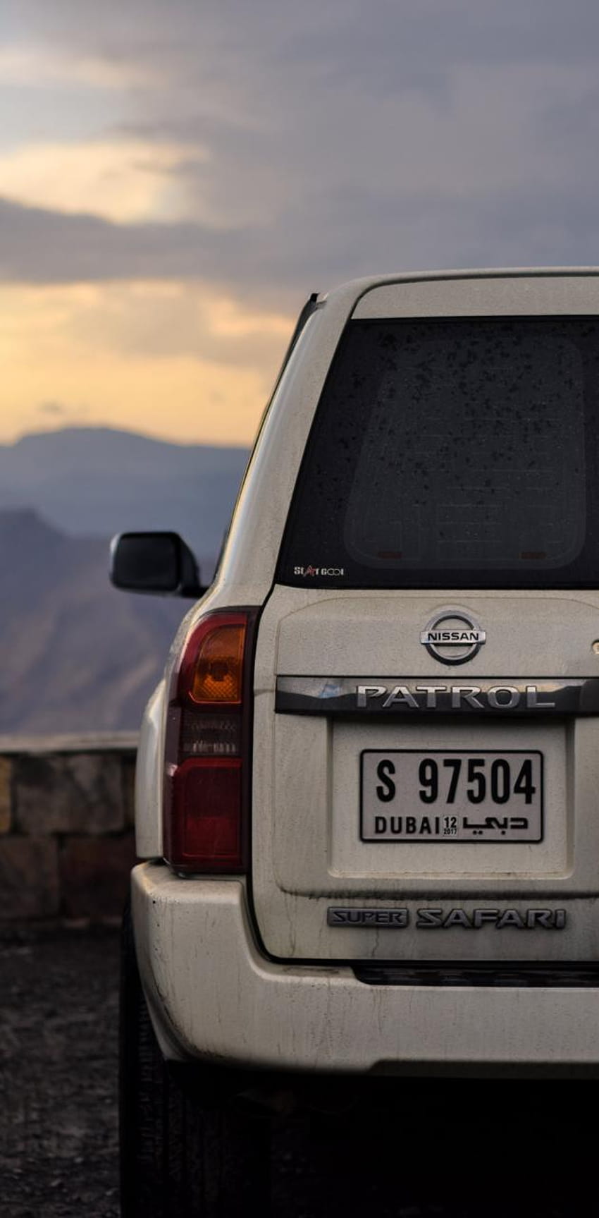 Nissan Patrol โพสต์โดย Zoey Thompson วอลล์เปเปอร์โทรศัพท์ HD