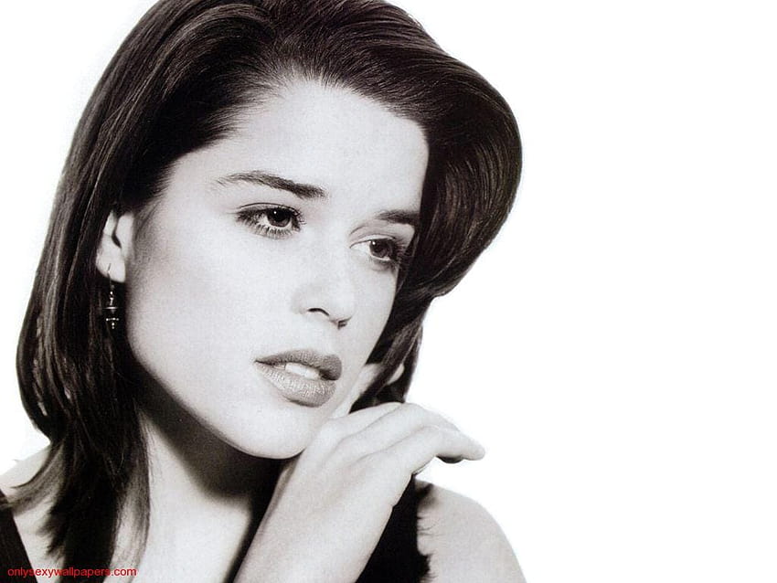 of Neve Campbell HD wallpaper