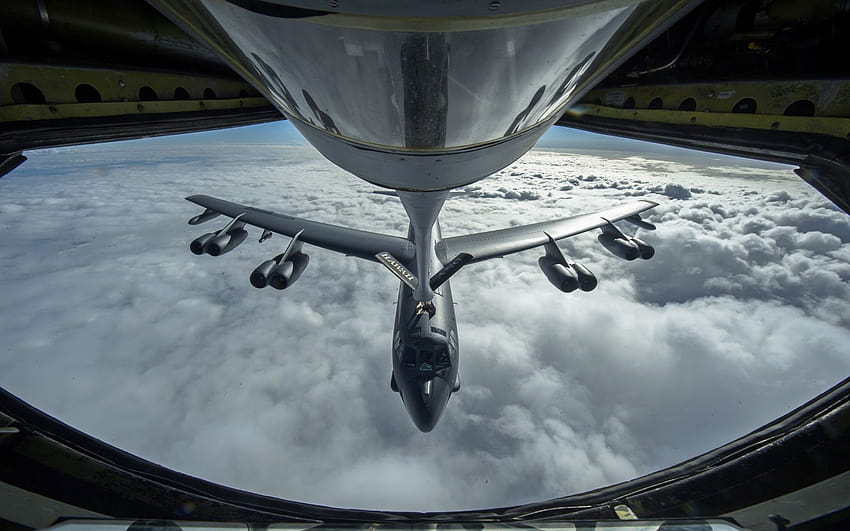 Mid Air Refueling Aircraft Boeing B 52 Stratofortress Sky Clouds Boeing KC 135 Stratotanker, midair HD wallpaper