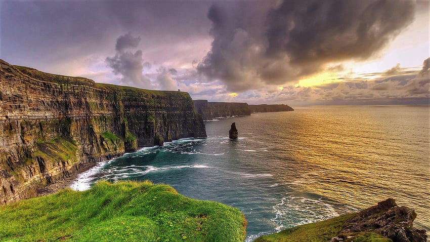 Cliffs of Moher in Ireland HD wallpaper