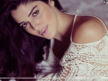 Bollywood actress, Izabelle Leite from Brazil known for her leading role in  `Sixteen` HD wallpaper | Pxfuel