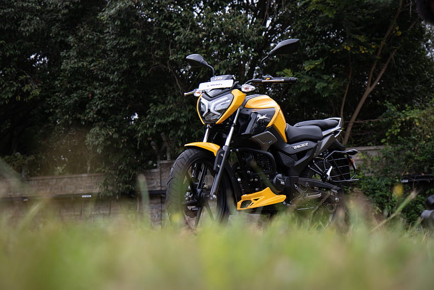 In Pics: 2021 TVS Raider track test review: Sporty commuter on a budget HD wallpaper