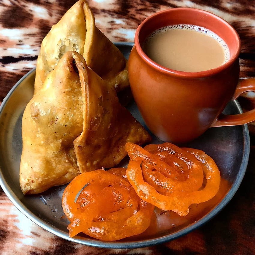 Chai samosa and jalebis , India's homegrown snacks., indian snacks HD phone wallpaper