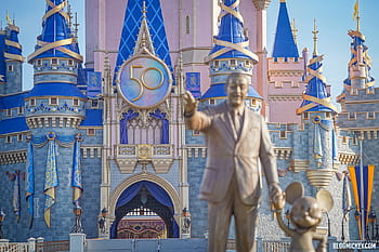 Disney 50th HD Wallpapers cung cấp cho bạn những hình ảnh nền đầy màu sắc và sống động, làm nổi bật những nhân vật yêu thích của Disney như Cinderella, Aladdin, Anna và Olaf. Dùng những hình ảnh này để trang điểm cho màn hình desktop hoặc điện thoại của bạn và tạo ra không gian làm việc và giải trí thú vị hơn. Xem qua ảnh liên quan để tải về những hình nền độc đáo và sáng tạo nhất.