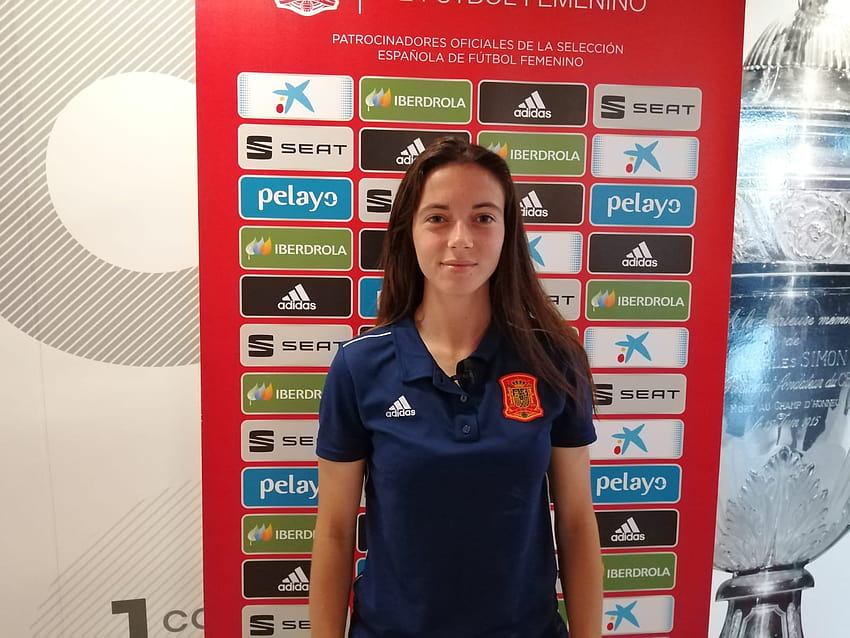 Selección Española: Aitana Bonmatí antes del España, aitana bonmati HD wallpaper