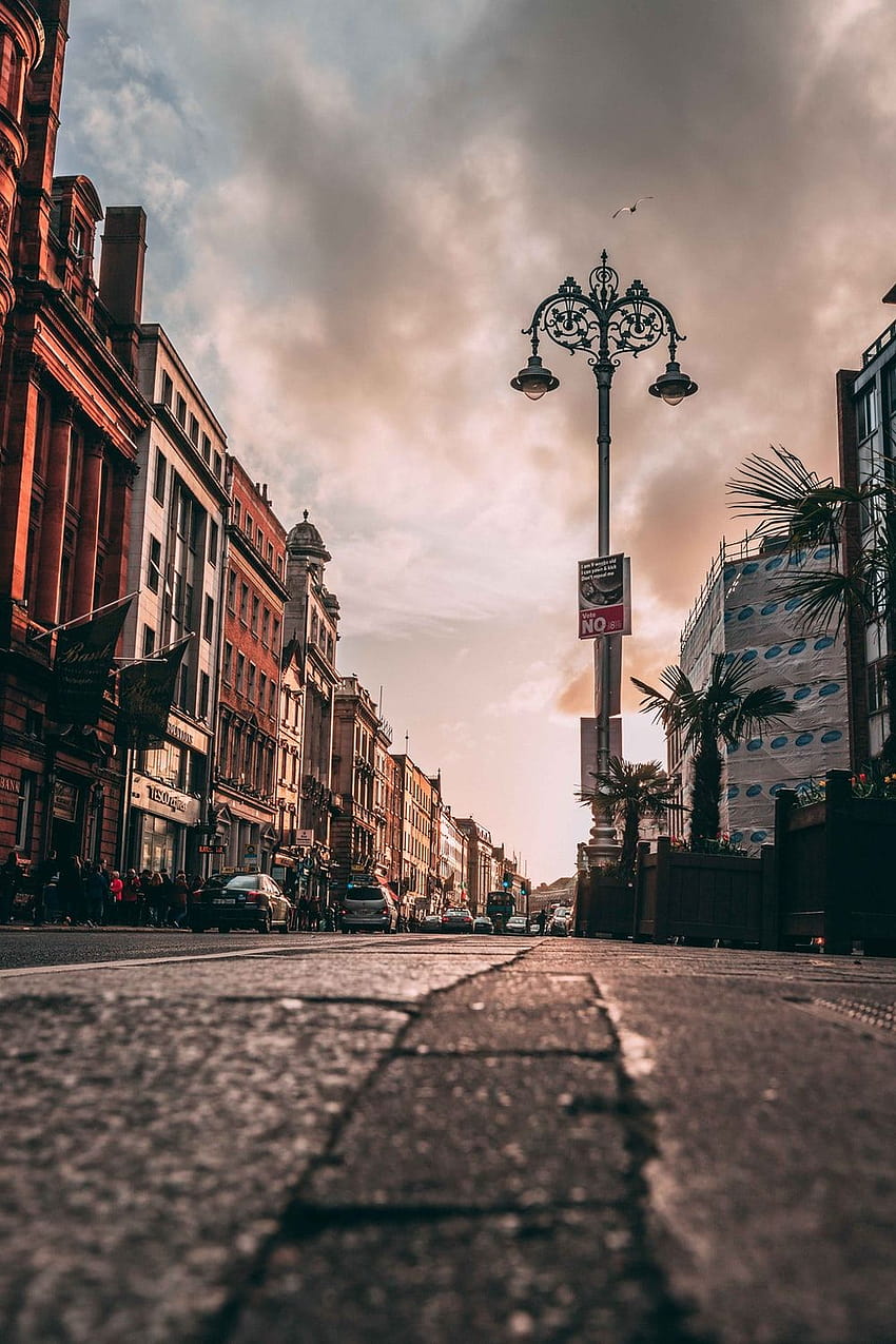 50 Dublin, ciudad mujeres calle atardecer cielo fondo de pantalla del teléfono