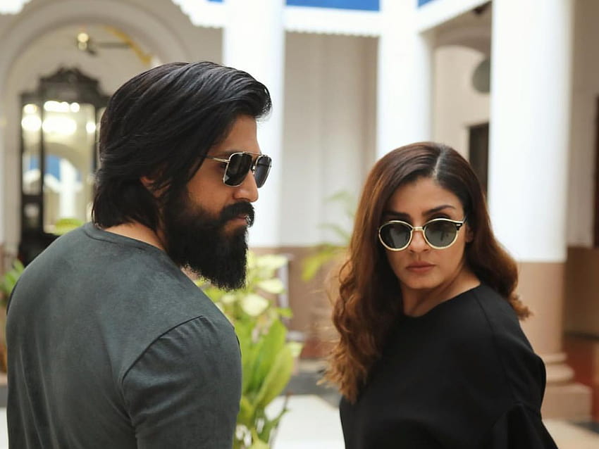 KGF Chapter 2: Yash and Raveena Tandon's swag and bossy avatar from the sets will leave you amazed, kgf chapter 2 yash HD wallpaper