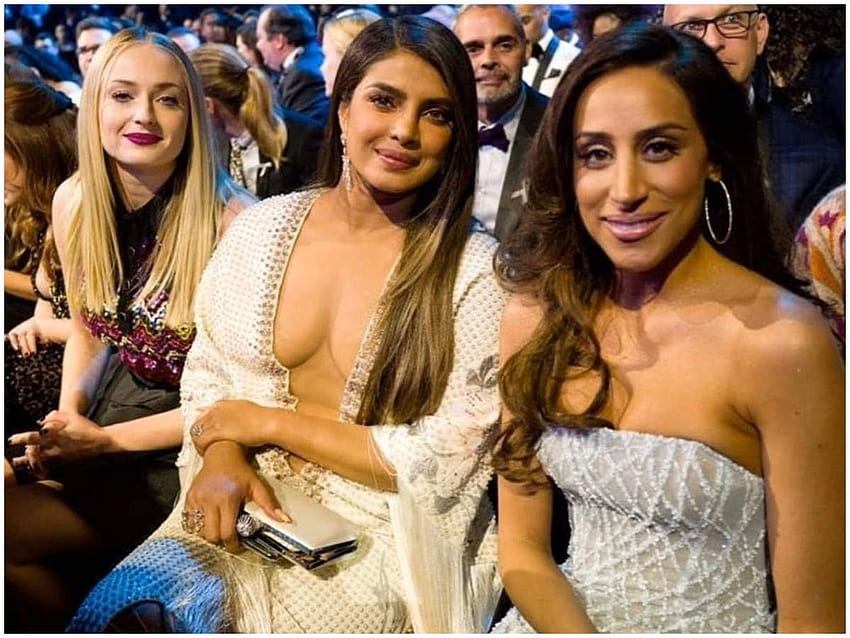 Grammy 2020: Stoiska internetowe podzielone nad czerwoną Priyanką Chopra, priyanka chopra 2020 Tapeta HD