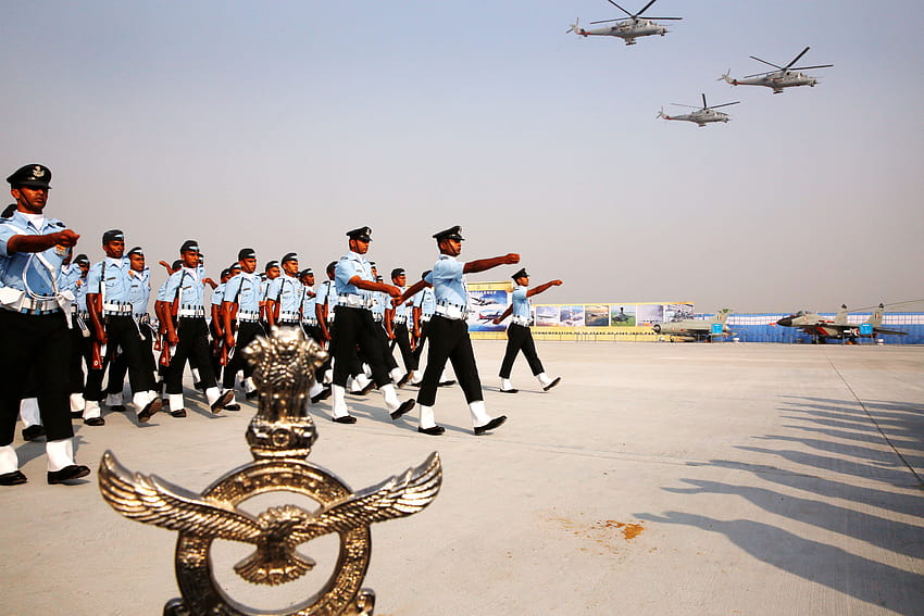 Spektakularne obchody 83. Dnia Sił Powietrznych Indii, siły powietrzne Indii z flagą Tapeta HD