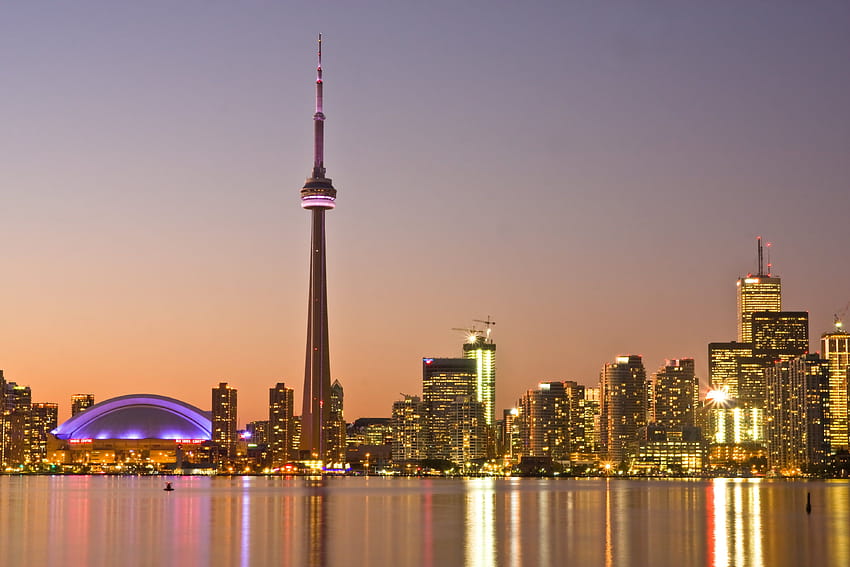 Panoramic reflection graphy of CN Tower, Toronto, Canada HD wallpaper