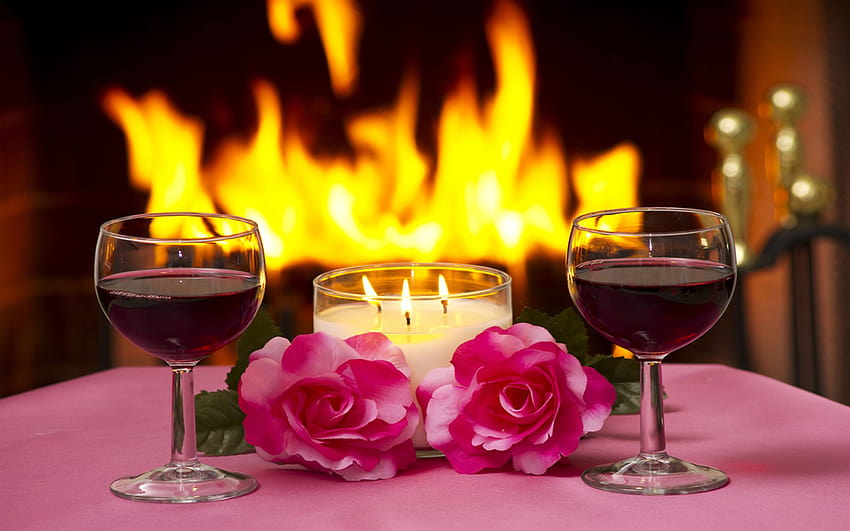 Massa Two Pink Roses Lamp Velas encendidas, dos copas de vino tinto, una chimenea con un fuego encendido Velada romántica para dos para teléfono móvil: 13, vino y vela fondo de pantalla