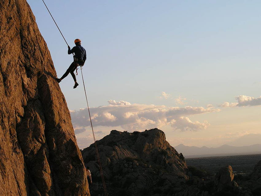 Climbing Safety: This Rappelling Mistake Can Kill You, rappelling line HD wallpaper
