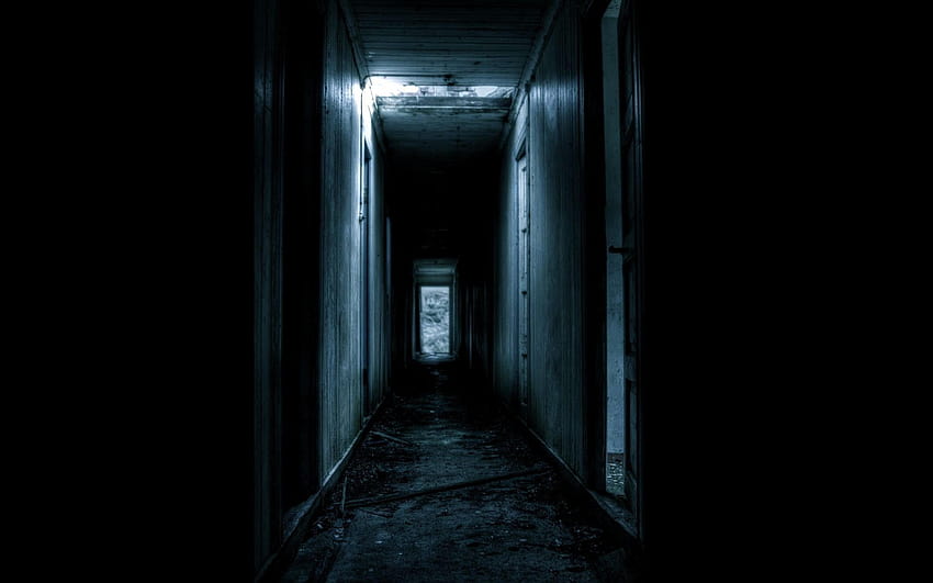 Dark Haunted House Inside, in einem gruseligen Haus HD-Hintergrundbild