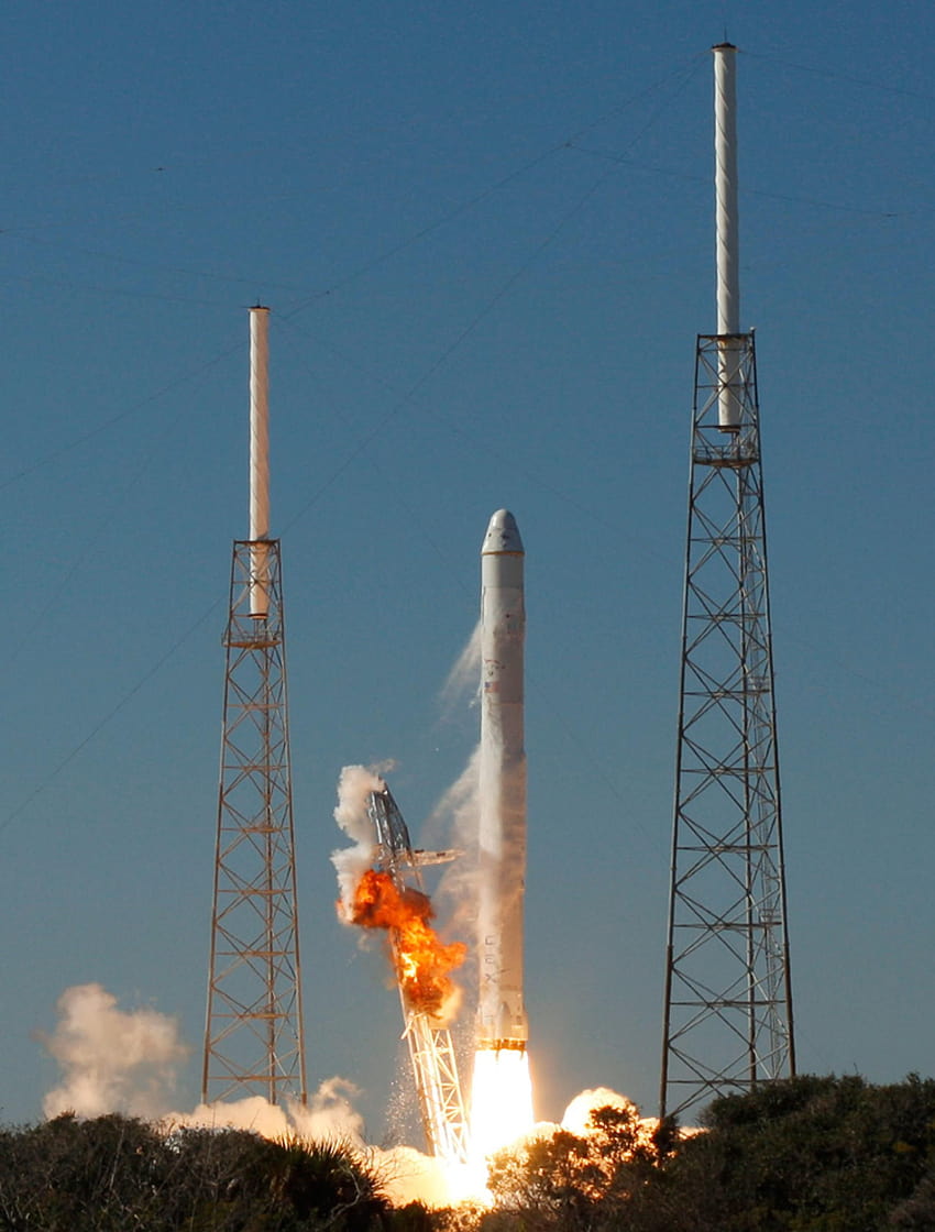 SpaceX to Launch First Private Craft to Space Station, spacex falcon 9 rocket dragon HD phone wallpaper