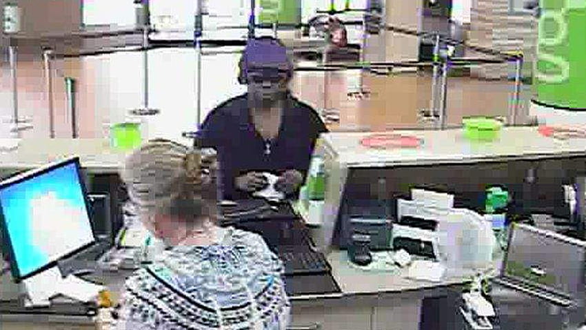 St. Pete polisi kadın banka soyguncusu arıyor HD duvar kağıdı