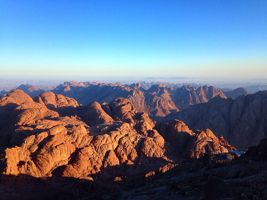 Ich sehe, wie sich Moses hierher verirrt hat. Spitze des Berges Sinai, Ägypten [OC HD-Hintergrundbild