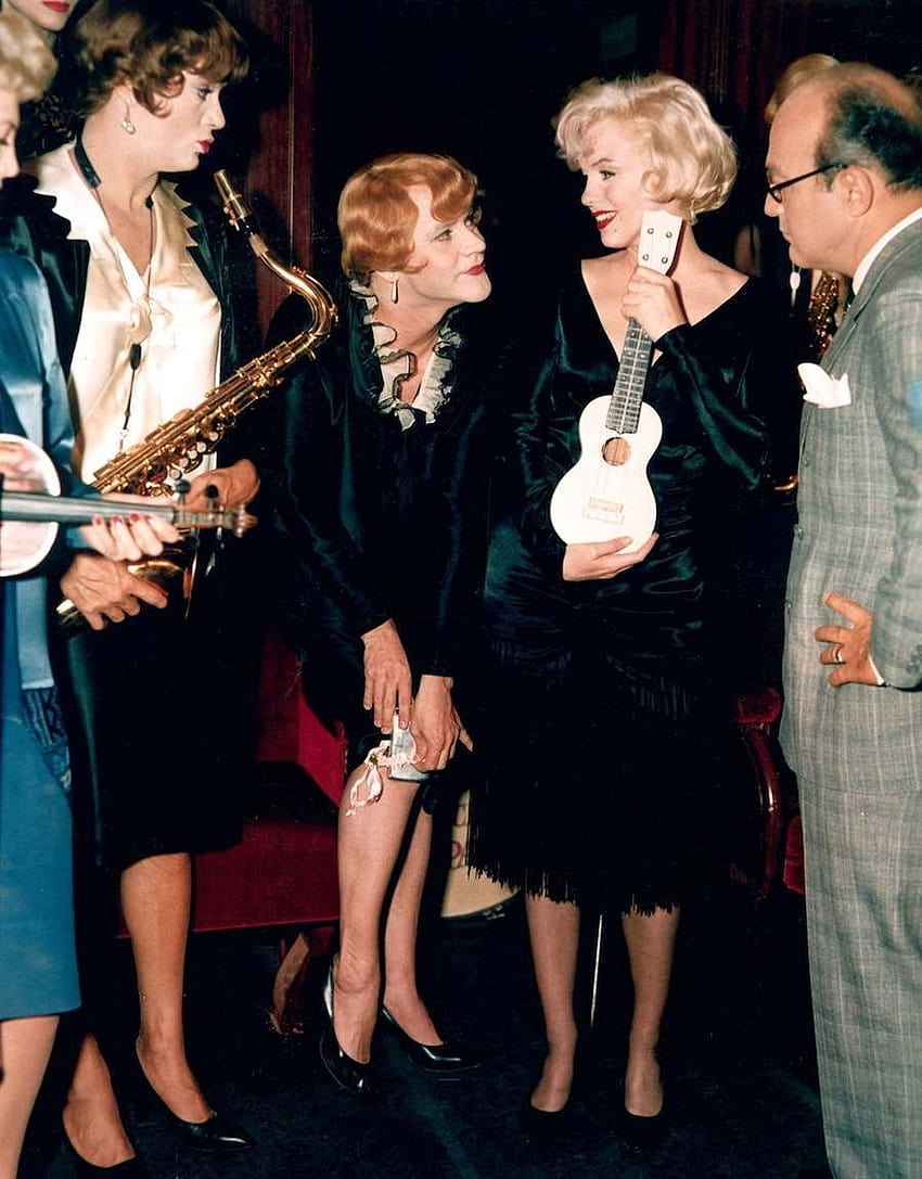 All Dressed Up: Beautiful Color From Behind The Scenes of Some Like It Hot HD phone wallpaper