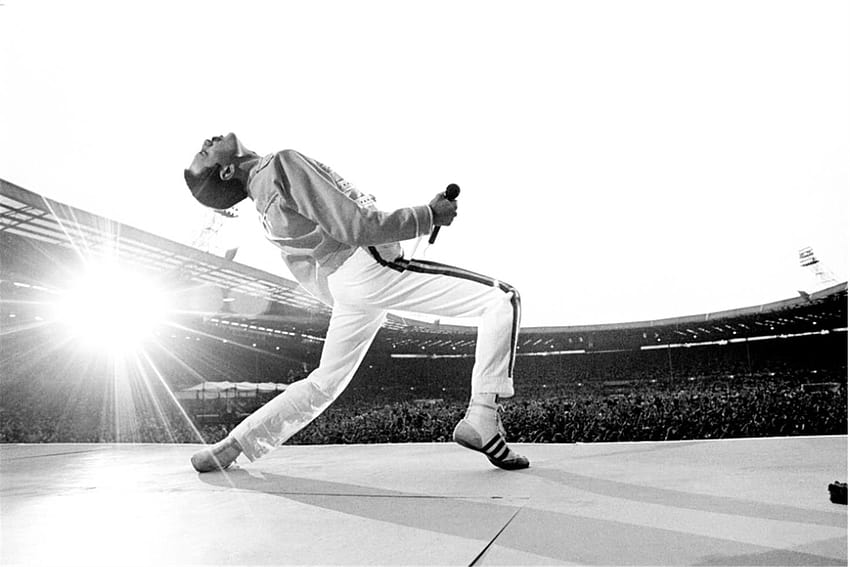 Freddie Mercury avec Queen au stade de Wembley en 1986, aide en direct de la reine Fond d'écran HD