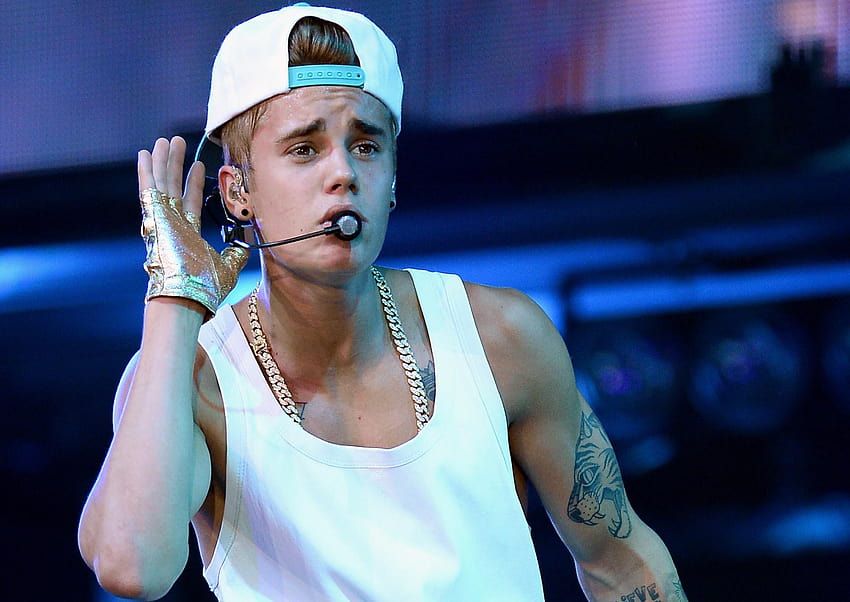 Justin Bieber se rend au poste de police pour agression, justin bieber confiant Fond d'écran HD