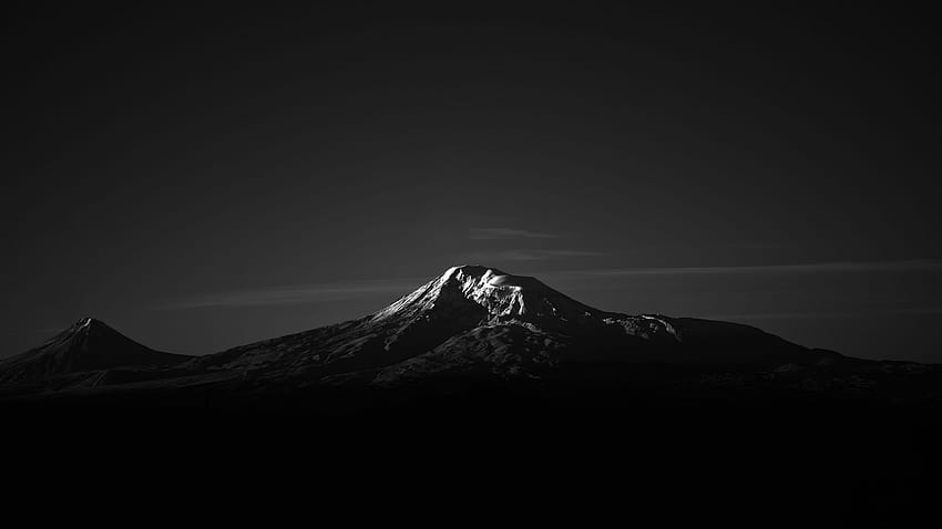 Планина Монохромен Сняг, тъмна планина HD тапет