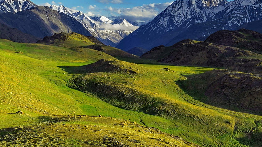 Kashmir Valley, Himalayas, India HD wallpaper