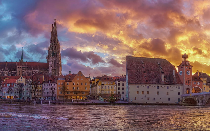 Katedra w Regensburgu, wieczór, zachód słońca, pejzaż miejski Tapeta HD