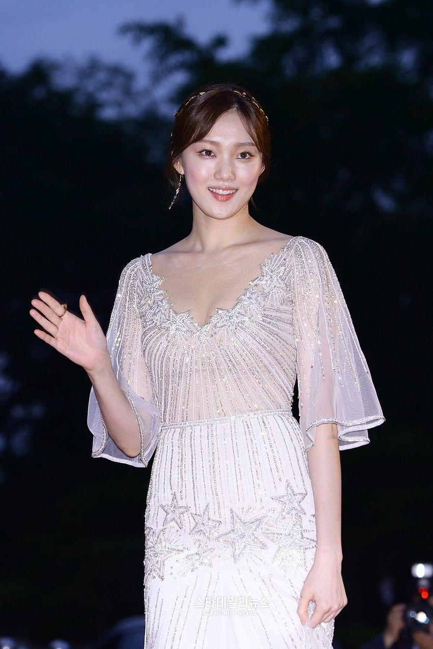 Drama 2015] Flower of the Queen 여왕의 꽃, lee sung kyung HD phone wallpaper