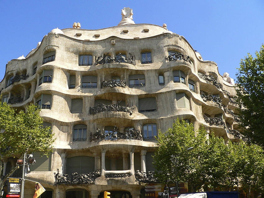 Antoni Gaudi, Art and Architecture Portfolio, casa mila HD wallpaper ...