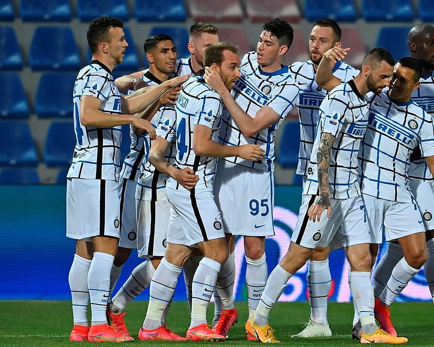 I sostituti mettono l'Inter sull'orlo del titolo di Serie A, campione della serie A 2021 Sfondo HD
